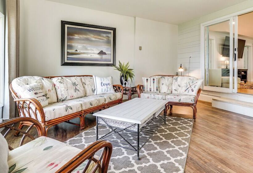 Lakeside Litchfield Home W/ Patio & Gas Grill!