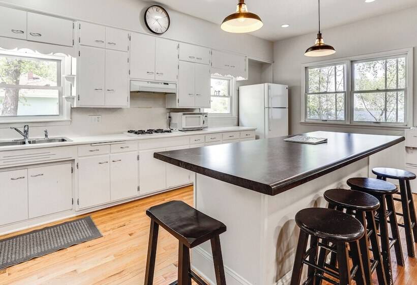 Lakeside Litchfield Home W/ Patio & Gas Grill!