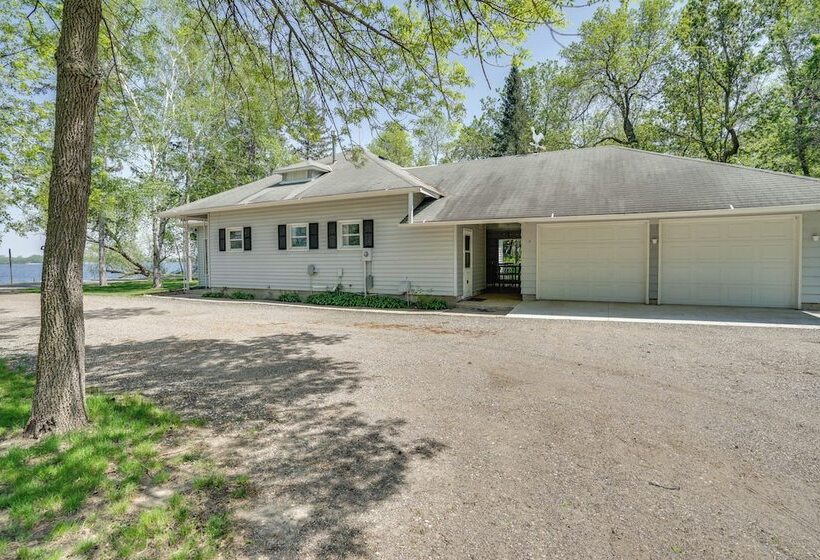 Lakeside Litchfield Home W/ Patio & Gas Grill!