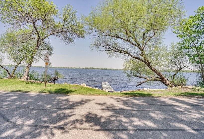 Lakeside Litchfield Home W/ Patio & Gas Grill!