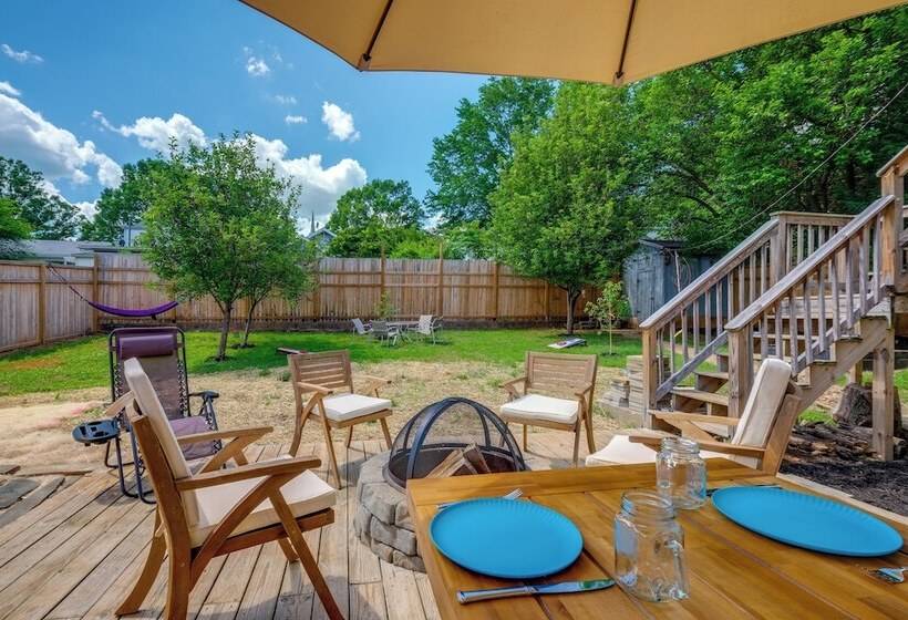 Large Lynchburg Family Home W/ Hot Tub: 4 Mi To Lu