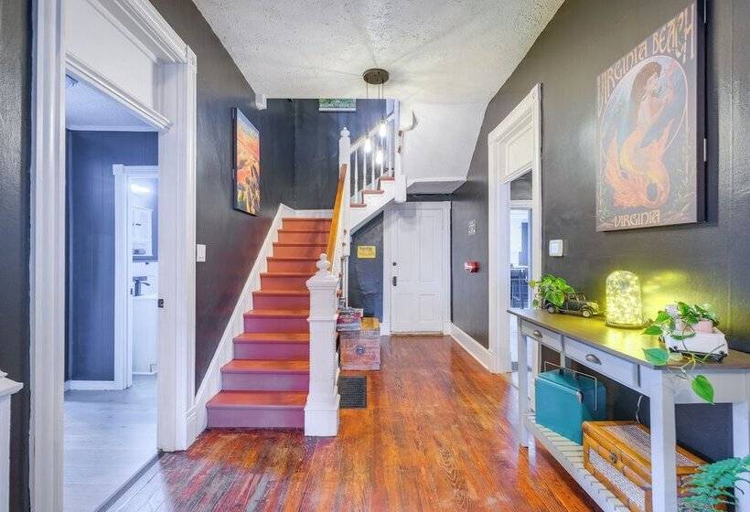 Large Lynchburg Family Home W/ Hot Tub: 4 Mi To Lu