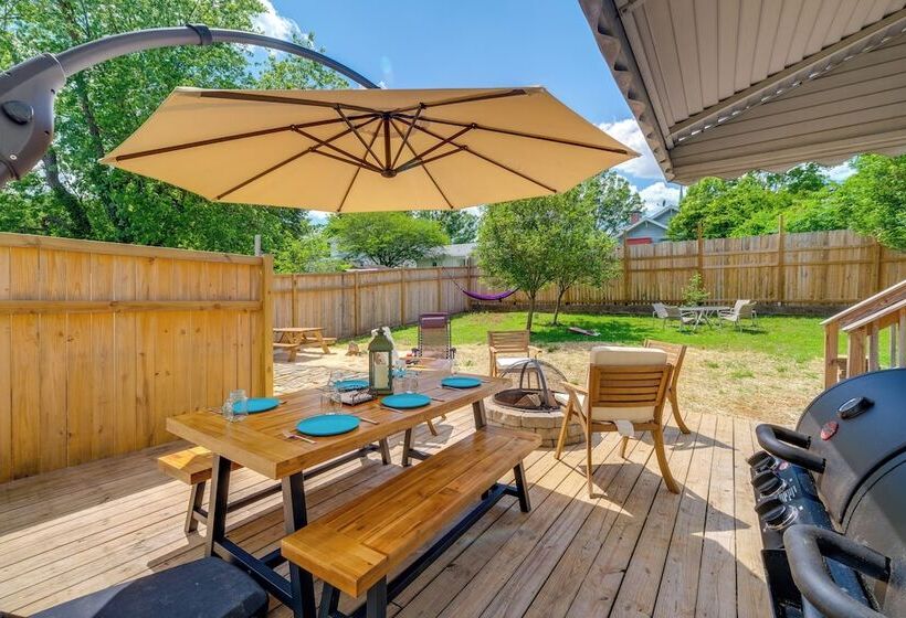 Large Lynchburg Family Home W/ Hot Tub: 4 Mi To Lu