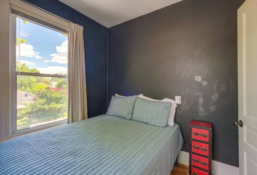 Large Lynchburg Family Home W/ Hot Tub: 4 Mi To Lu