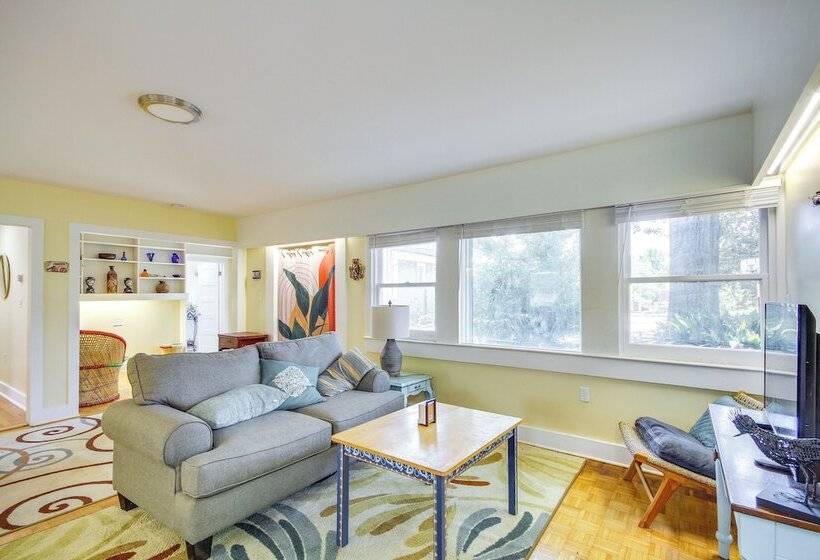 Long Beach Cottage, Walk To Beach & Downtown!