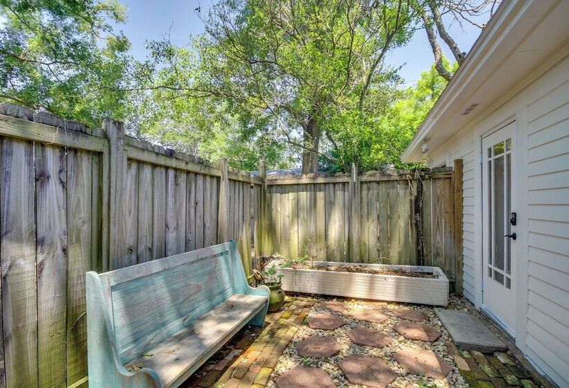 Long Beach Cottage, Walk To Beach & Downtown!