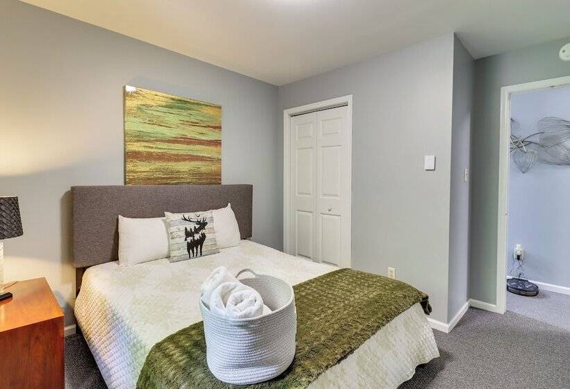 Long Pond Home W/ Hot Tub ~ 8 Mi To Kalahari!