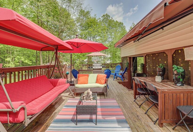 Long Pond Home W/ Hot Tub ~ 8 Mi To Kalahari!