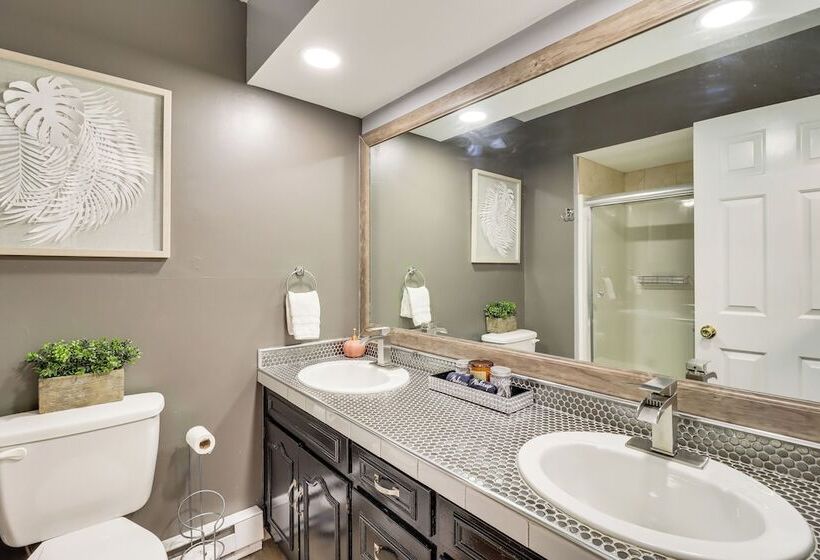 Long Pond Home W/ Hot Tub ~ 8 Mi To Kalahari!