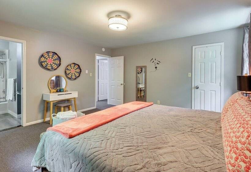 Long Pond Home W/ Hot Tub ~ 8 Mi To Kalahari!