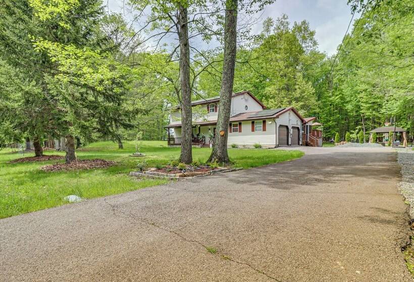 Long Pond Home W/ Hot Tub ~ 8 Mi To Kalahari!