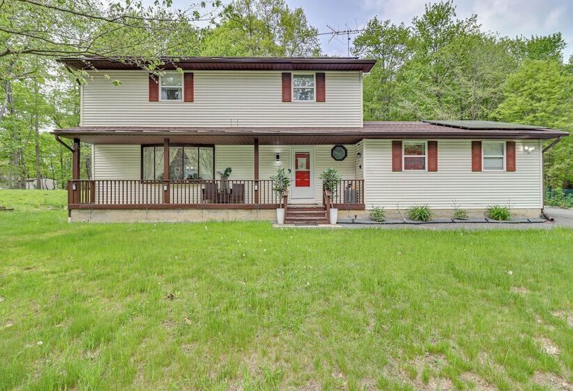 Long Pond Home W/ Hot Tub ~ 8 Mi To Kalahari!
