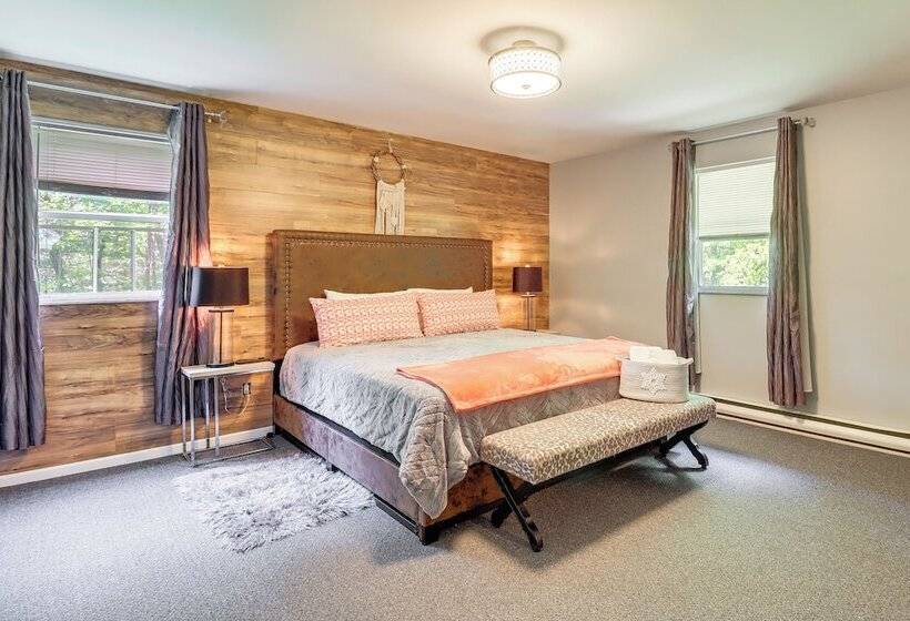 Long Pond Home W/ Hot Tub ~ 8 Mi To Kalahari!