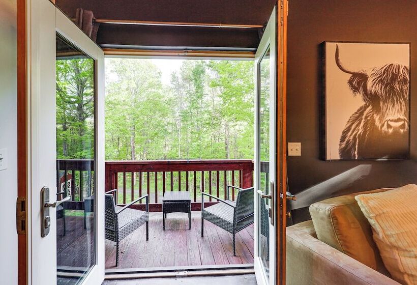 Luxe Appalachian Mountain Cabin W/ Hot Tub, Views