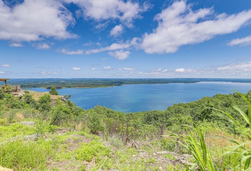 Luxe Home W/ Panoramic Greers Ferry Lake Views