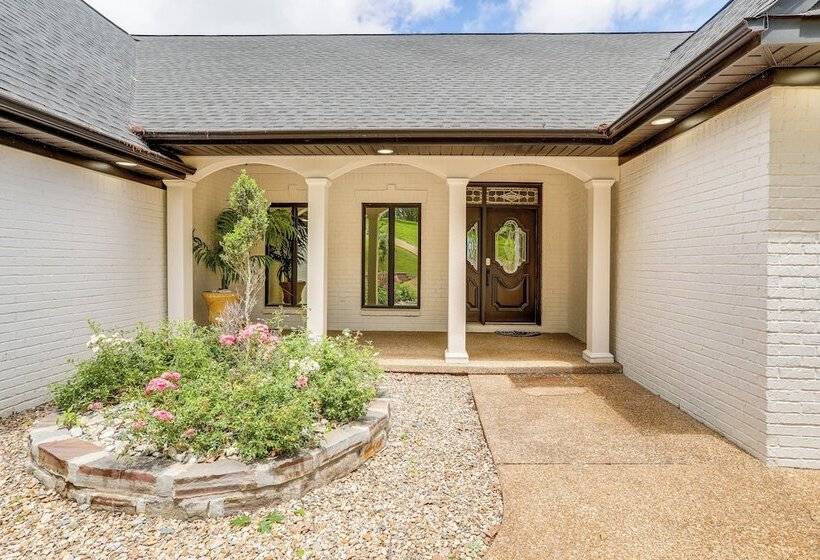 Luxe Home W/ Panoramic Greers Ferry Lake Views