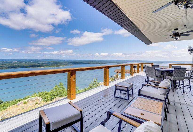 Luxe Home W/ Panoramic Greers Ferry Lake Views
