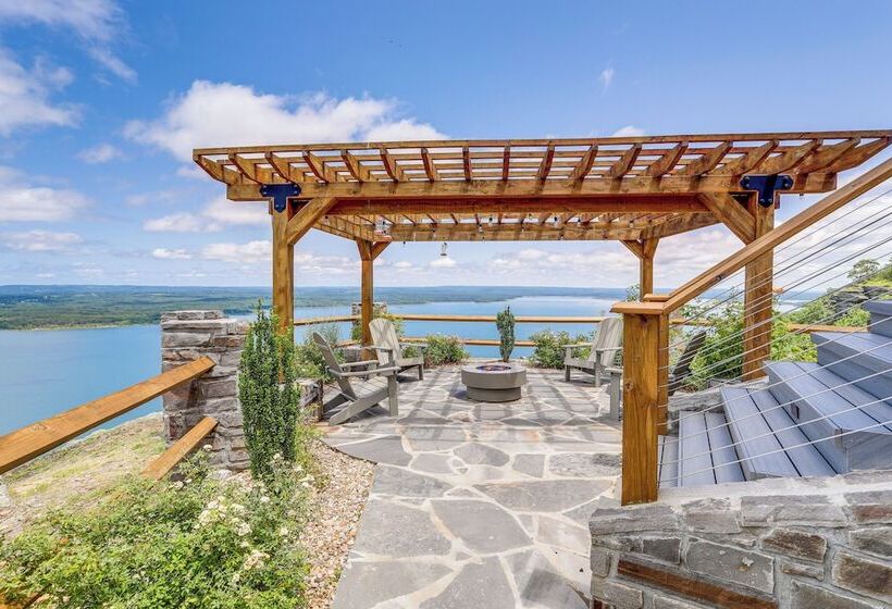 Luxe Home W/ Panoramic Greers Ferry Lake Views