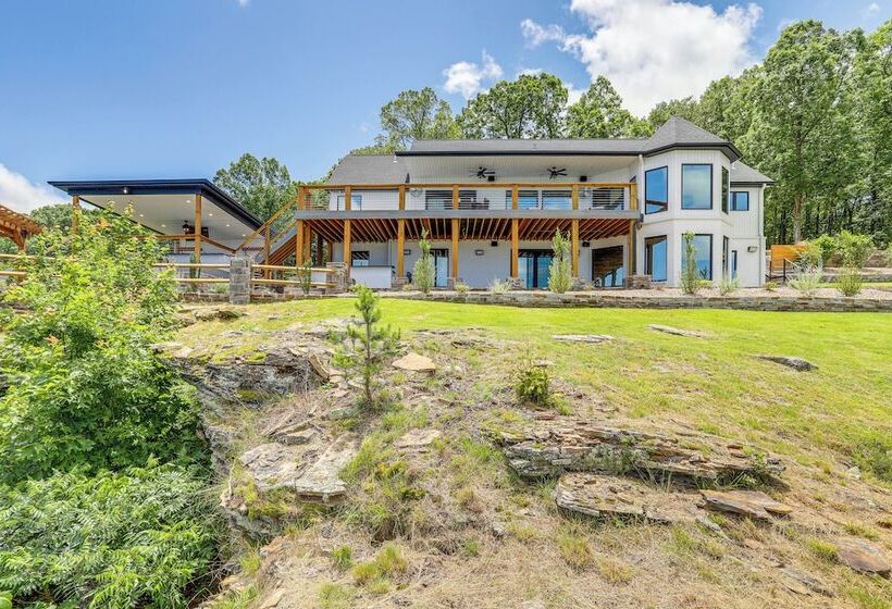 Luxe Home W/ Panoramic Greers Ferry Lake Views