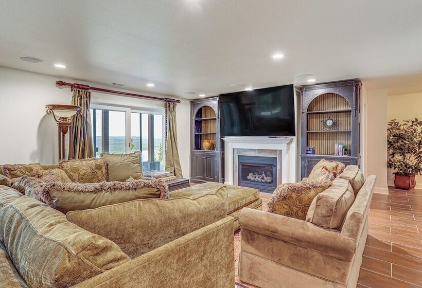 Luxe Home W/ Panoramic Greers Ferry Lake Views