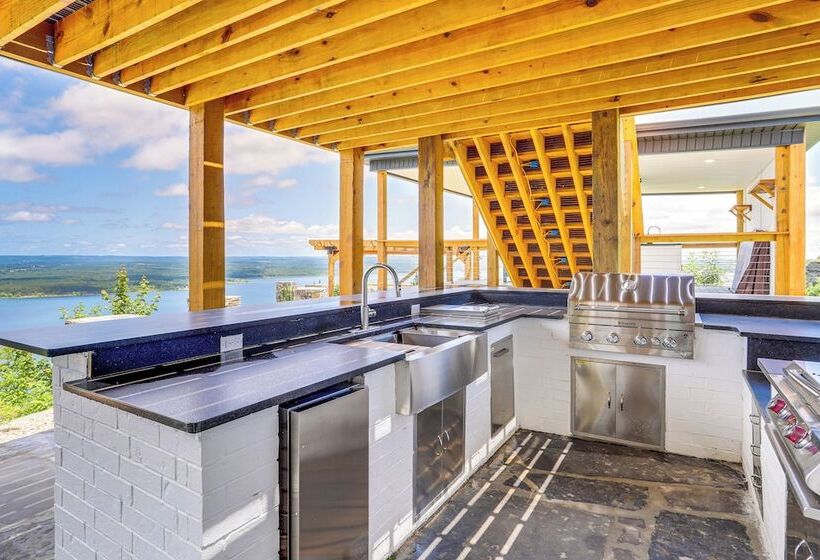 Luxe Home W/ Panoramic Greers Ferry Lake Views
