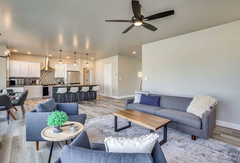 Luxe Living: Grand Junction Home W/ Hot Tub, Views