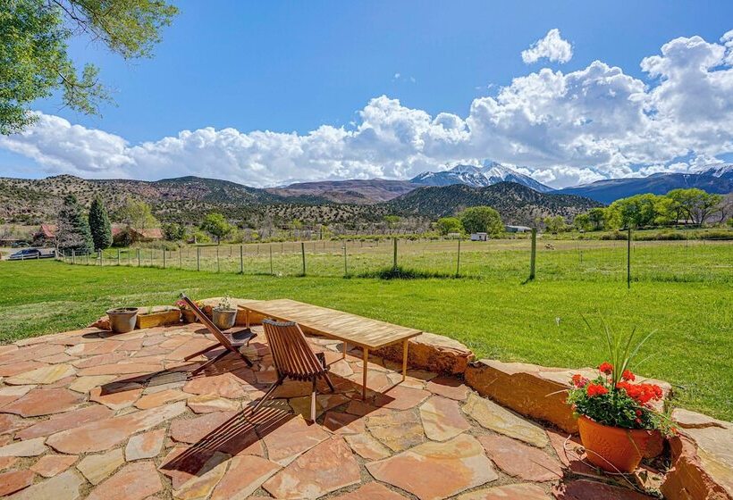 14 Mi To Main Street Moab: Cabin W/ Hot Tub Access