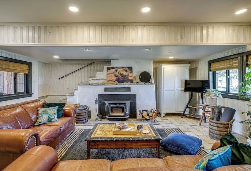 14 Mi To Main Street Moab: Cabin W/ Hot Tub Access