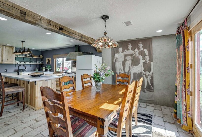 14 Mi To Main Street Moab: Cabin W/ Hot Tub Access