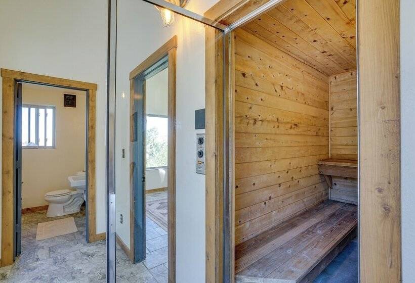 14 Mi To Main Street Moab: Cabin W/ Hot Tub Access