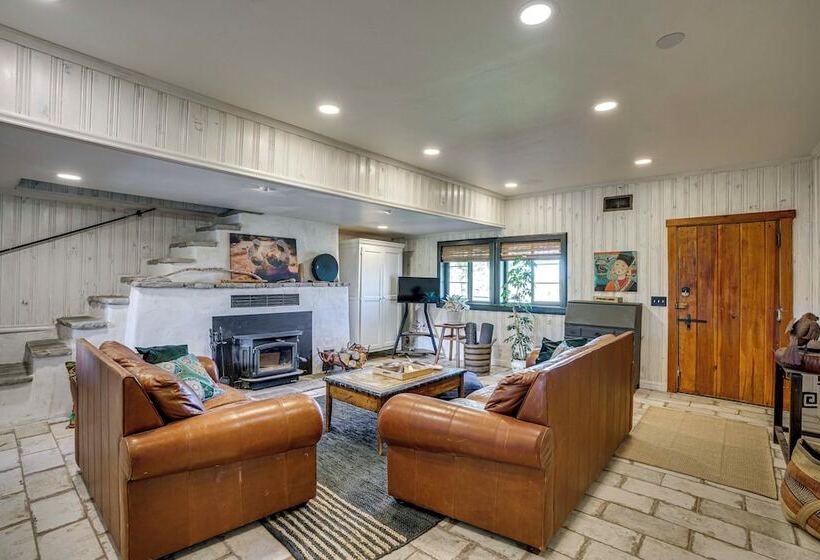 14 Mi To Main Street Moab: Cabin W/ Hot Tub Access