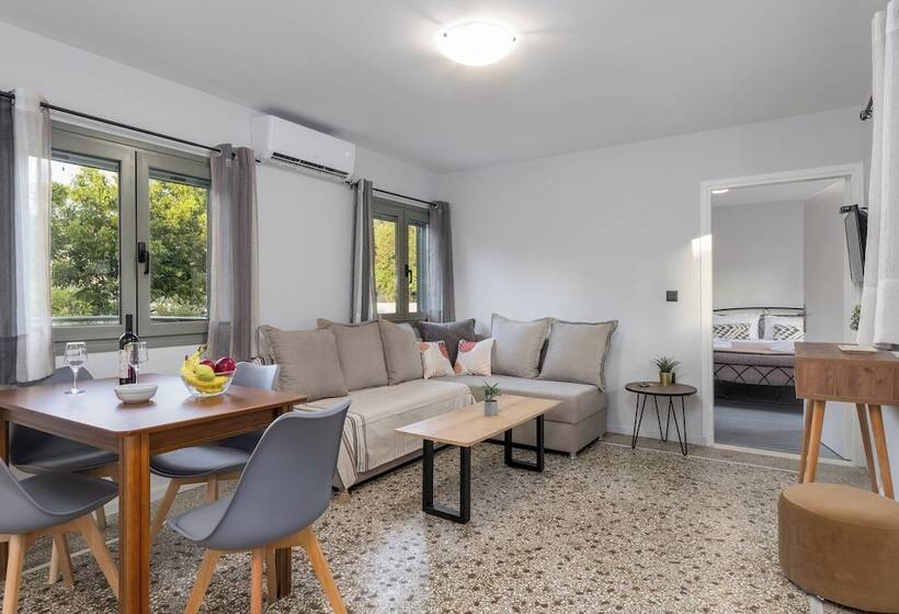 Makris Gialos Lemon Cottage In Lassi Kefalonia