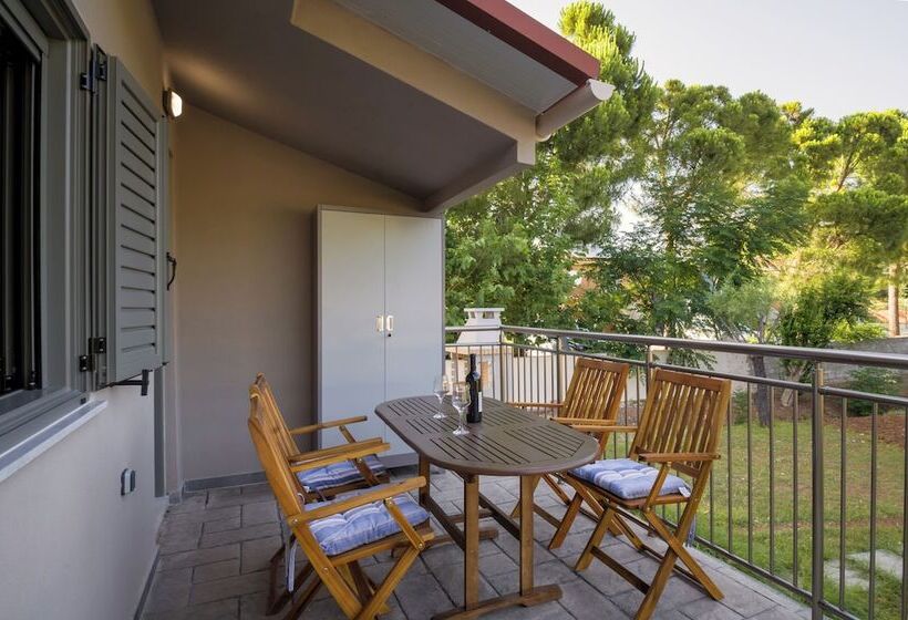 Makris Gialos Lemon Cottage In Lassi Kefalonia