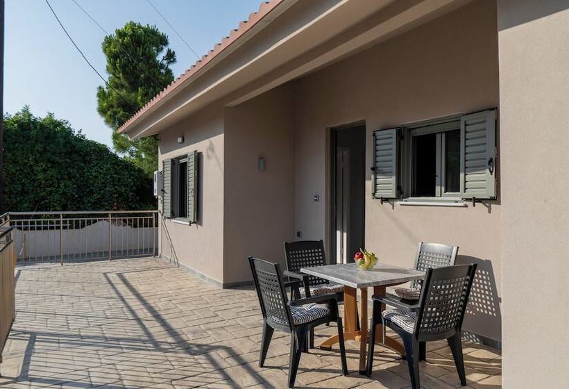 Makris Gialos Lemon Cottage In Lassi Kefalonia