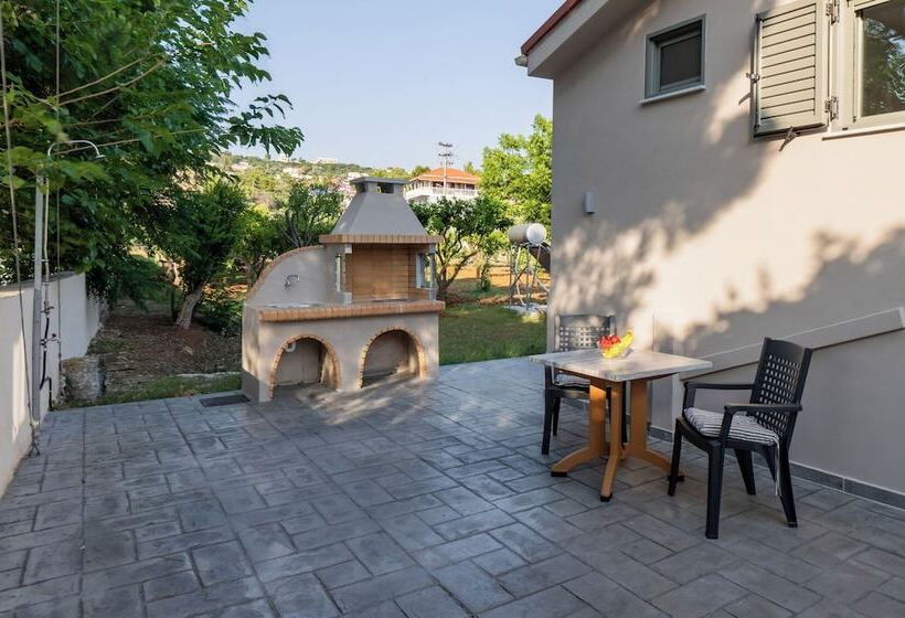 Makris Gialos Lemon Cottage In Lassi Kefalonia