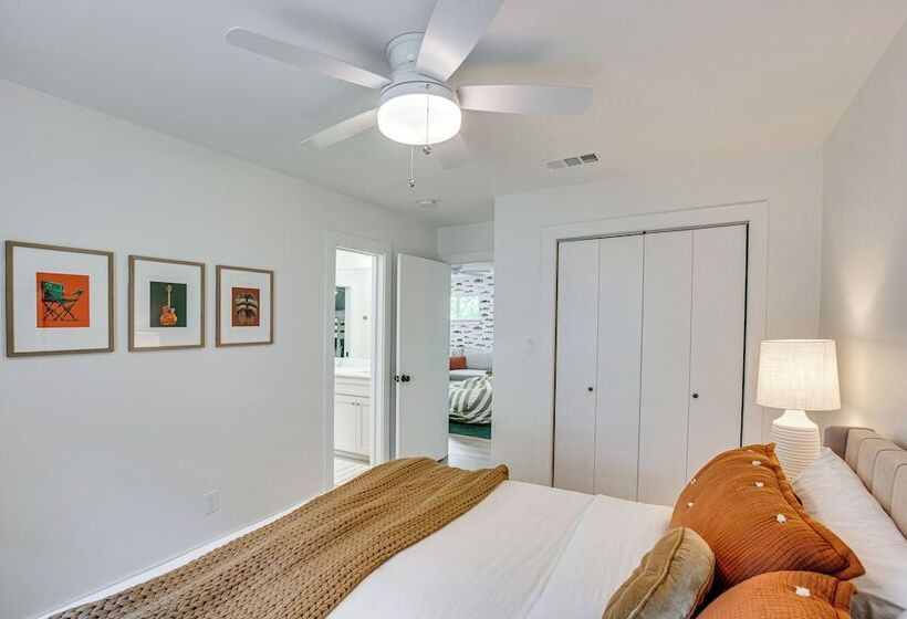 Dock & Fire Pit: Lakefront Home In Malakoff!