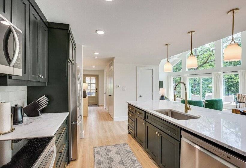 Dock & Fire Pit: Lakefront Home In Malakoff!