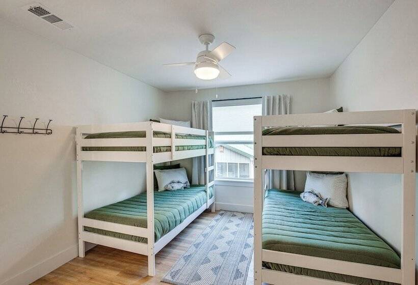 Dock & Fire Pit: Lakefront Home In Malakoff!