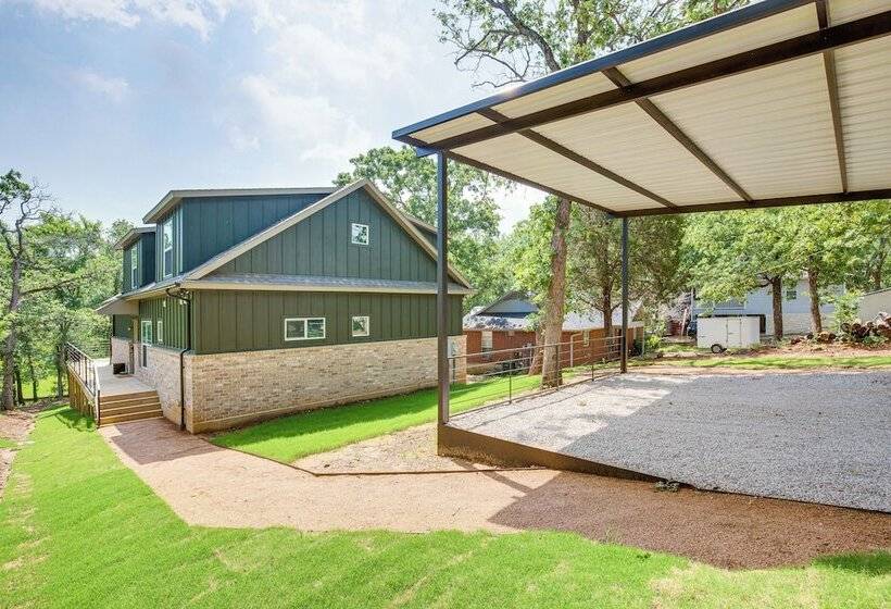 Dock & Fire Pit: Lakefront Home In Malakoff!