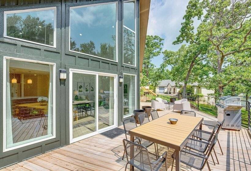 Dock & Fire Pit: Lakefront Home In Malakoff!