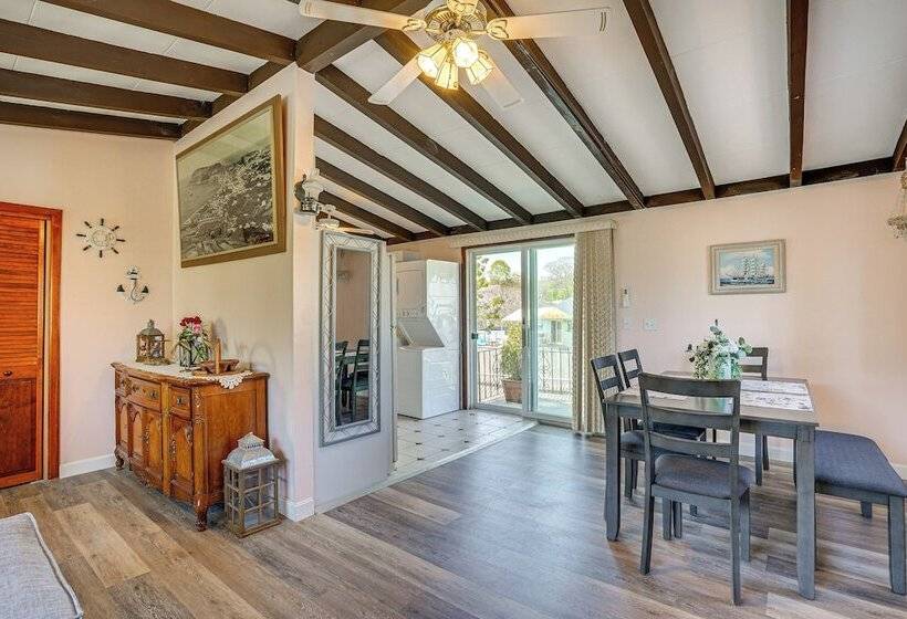 Massachusetts Abode W/ Deck & Grill: Near Beaches!