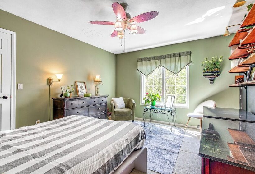 Menasha Home W/ Patio   Walking Distance To Lake!