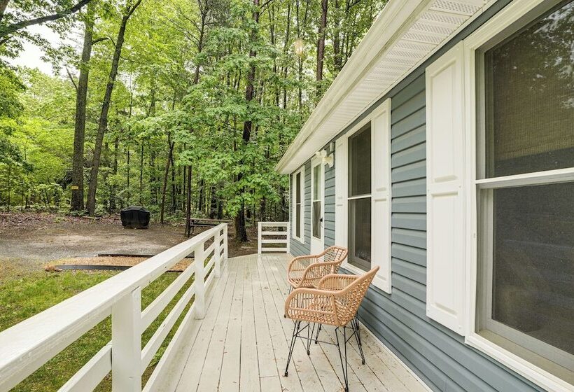 Mineral Cottage W/ Fire Pit: Steps To Lake Anna!