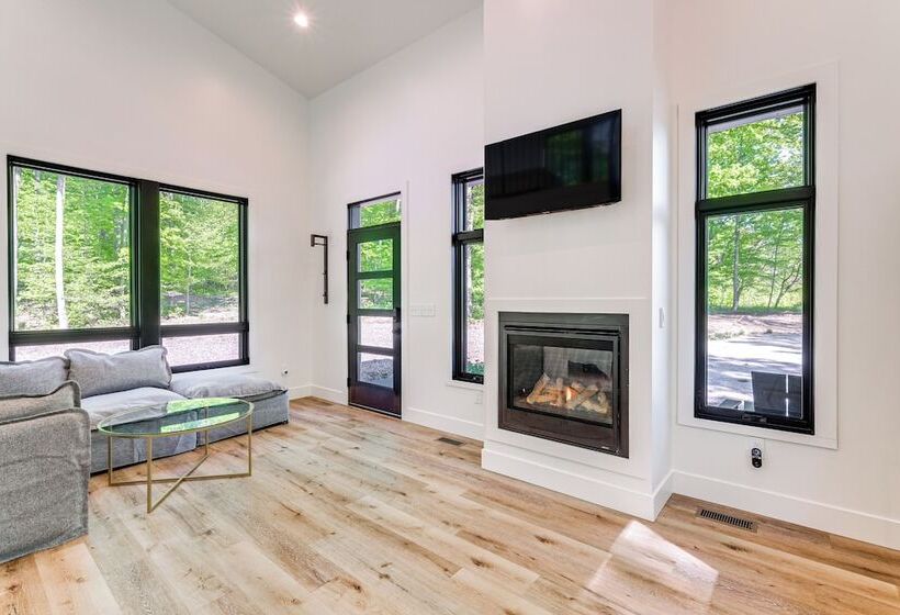 Modern Bellaire Cabin < 5 Mi To Lake & Slopes!