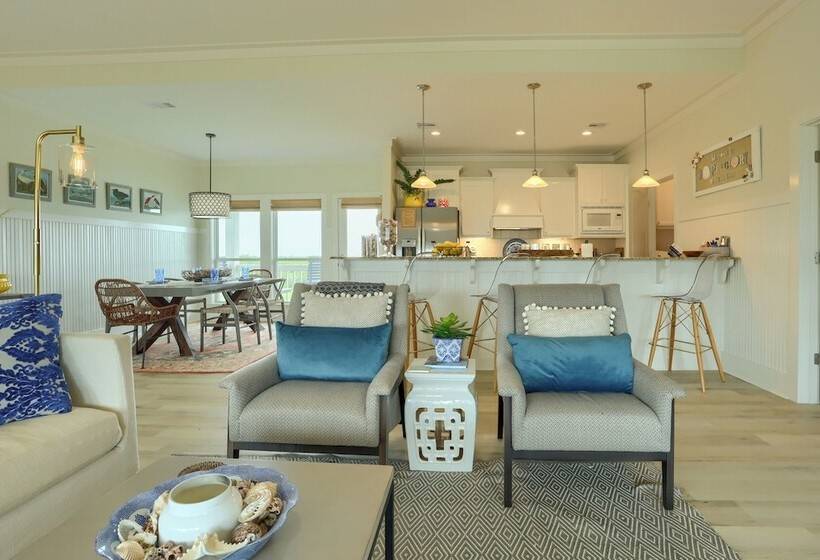 Modern Bolivar Beach House W/ Deck: Steps To Sand!