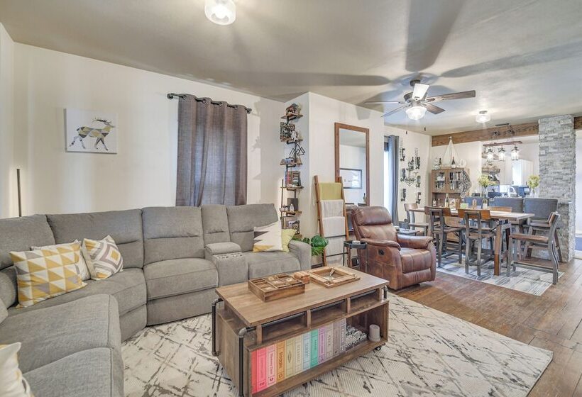 Modern Casselton Vacation Rental: 22 Mi To Fargo!