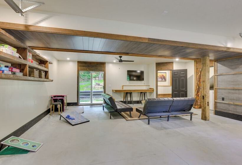 Modern Louisville Home On 3 Acres W/ Gas Fire Pit!