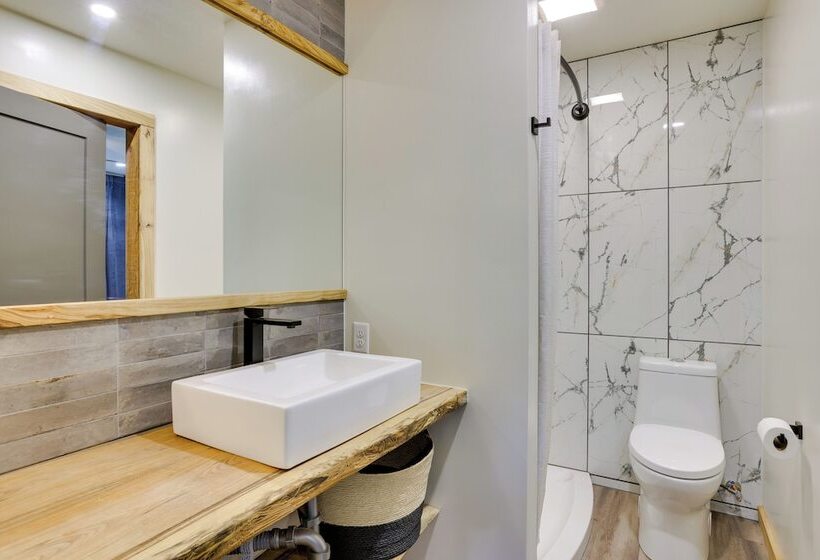 Modern Louisville Home On 3 Acres W/ Gas Fire Pit!