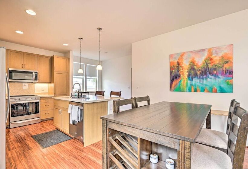 Modern Waianae Home W/ Mountain & Valley View