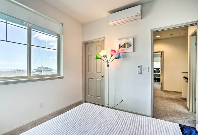 Modern Waianae Home W/ Mountain & Valley View